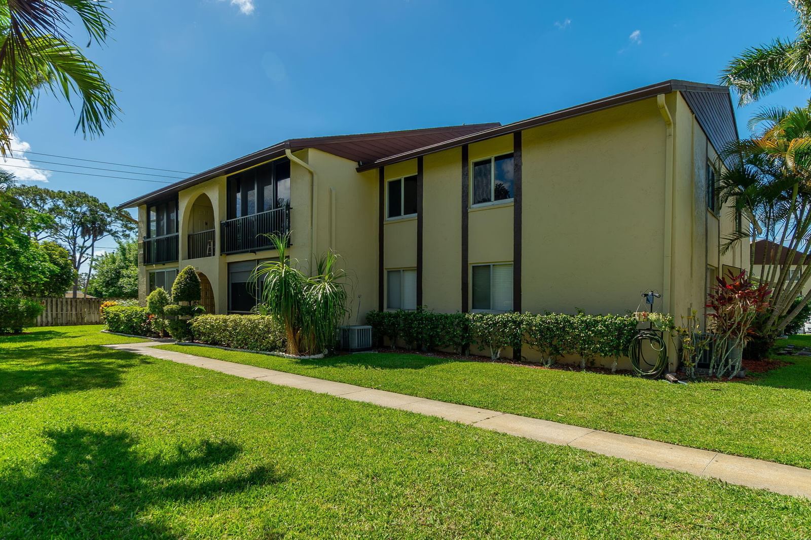 318 Pine Ridge Circle #C-2, Greenacres, FL 33463 photo 3