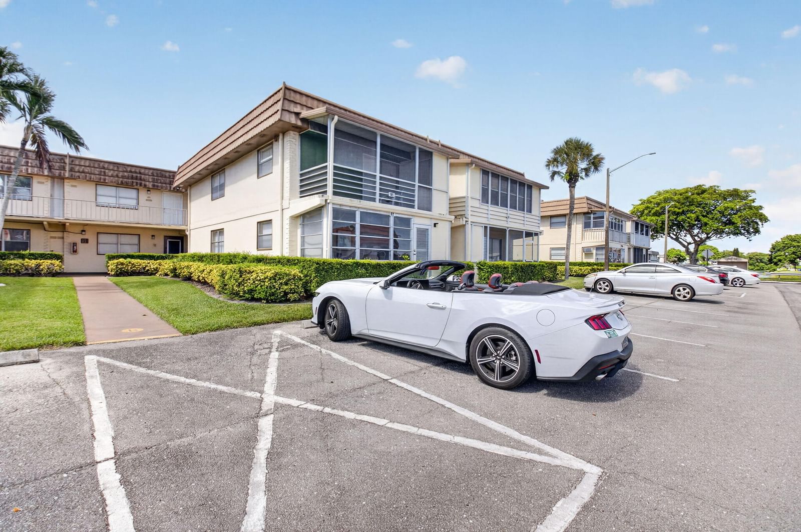 65 Saxony B, Delray Beach, FL 33446 photo 2