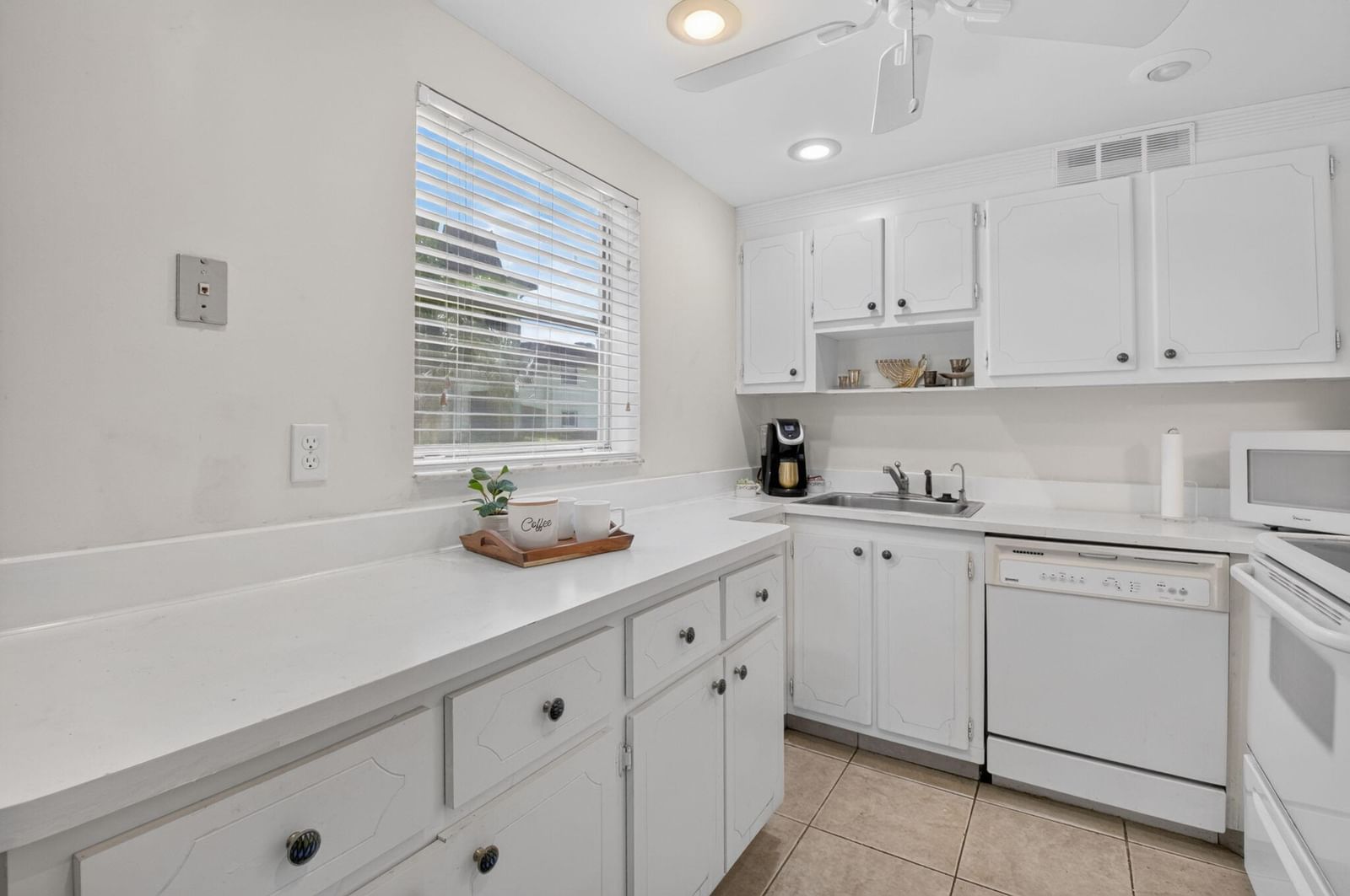 65 Saxony B, Delray Beach, FL 33446 photo 3