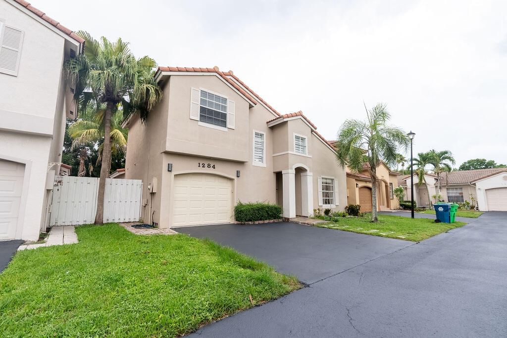 1284 NW 125th Terrace, Sunrise, FL 33323 photo 3