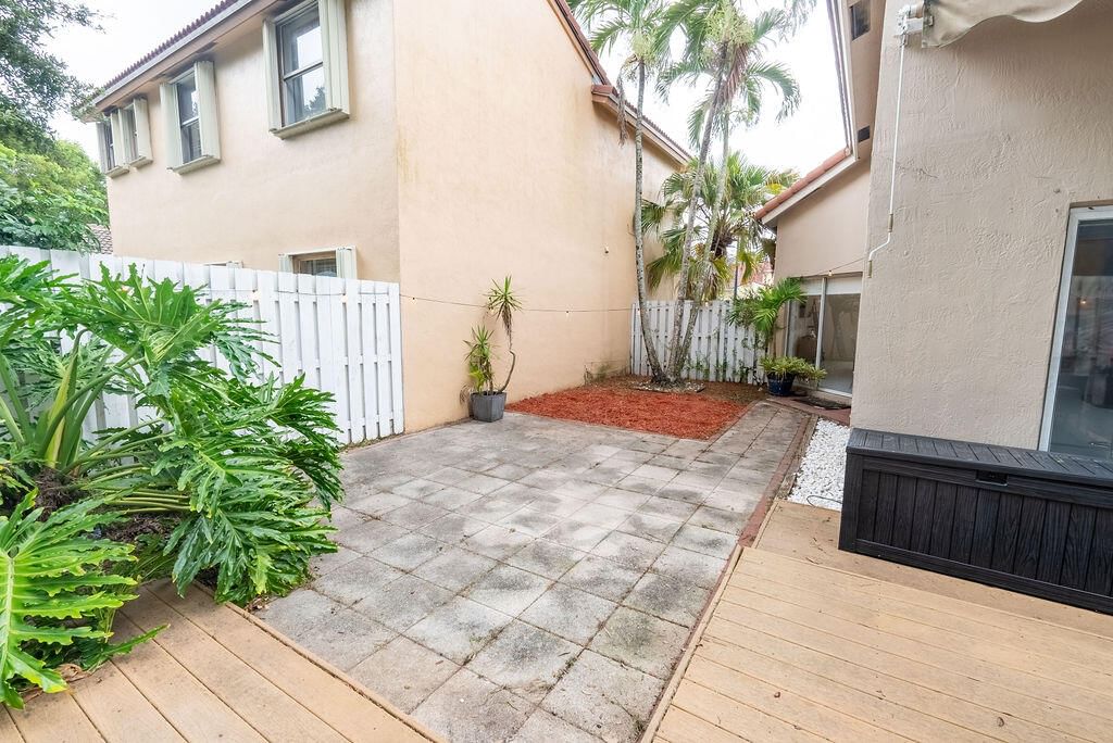 1284 NW 125th Terrace, Sunrise, FL 33323 photo 4