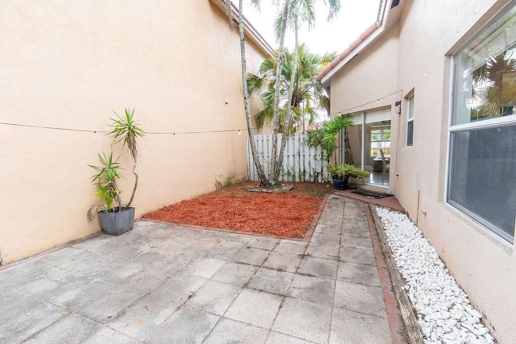 1284 NW 125th Terrace, Sunrise, FL 33323 photo 5