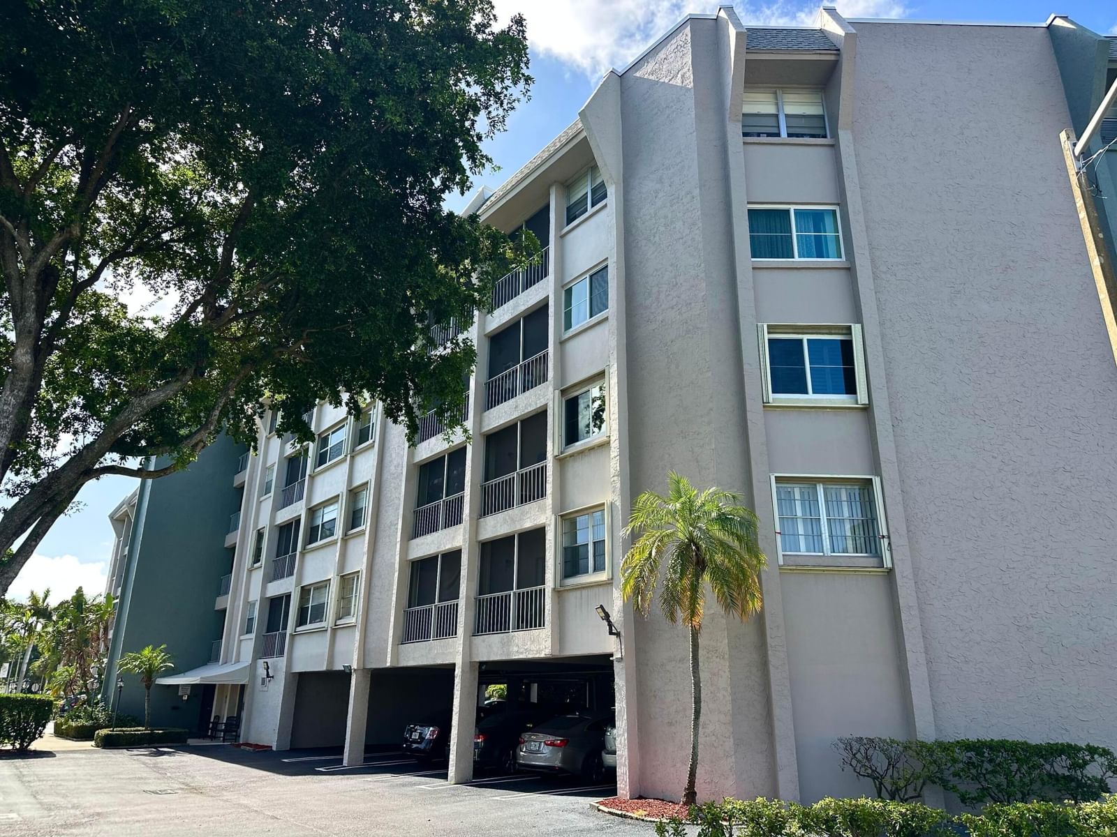505 Spencer Drive #407, West Palm Beach, FL 33409 photo 2