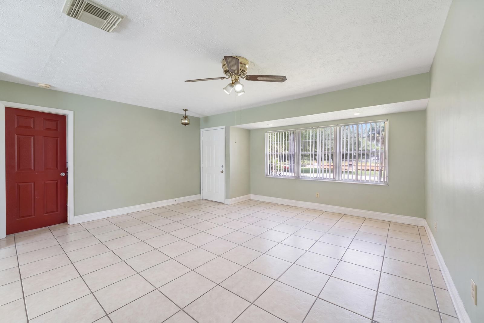 636 SW EYERLY Avenue, Port St Lucie, FL 34983 photo 4
