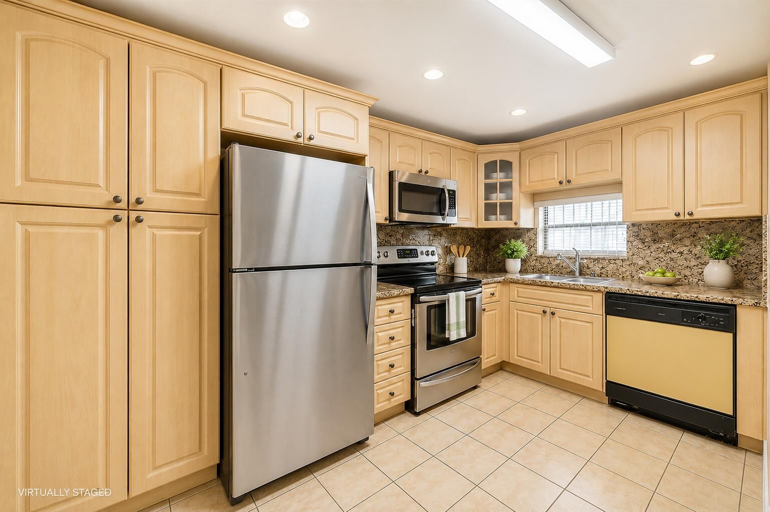 8980 S HOLLYBROOK Boulevard #204, Pembroke Pines, FL 33025 photo 2