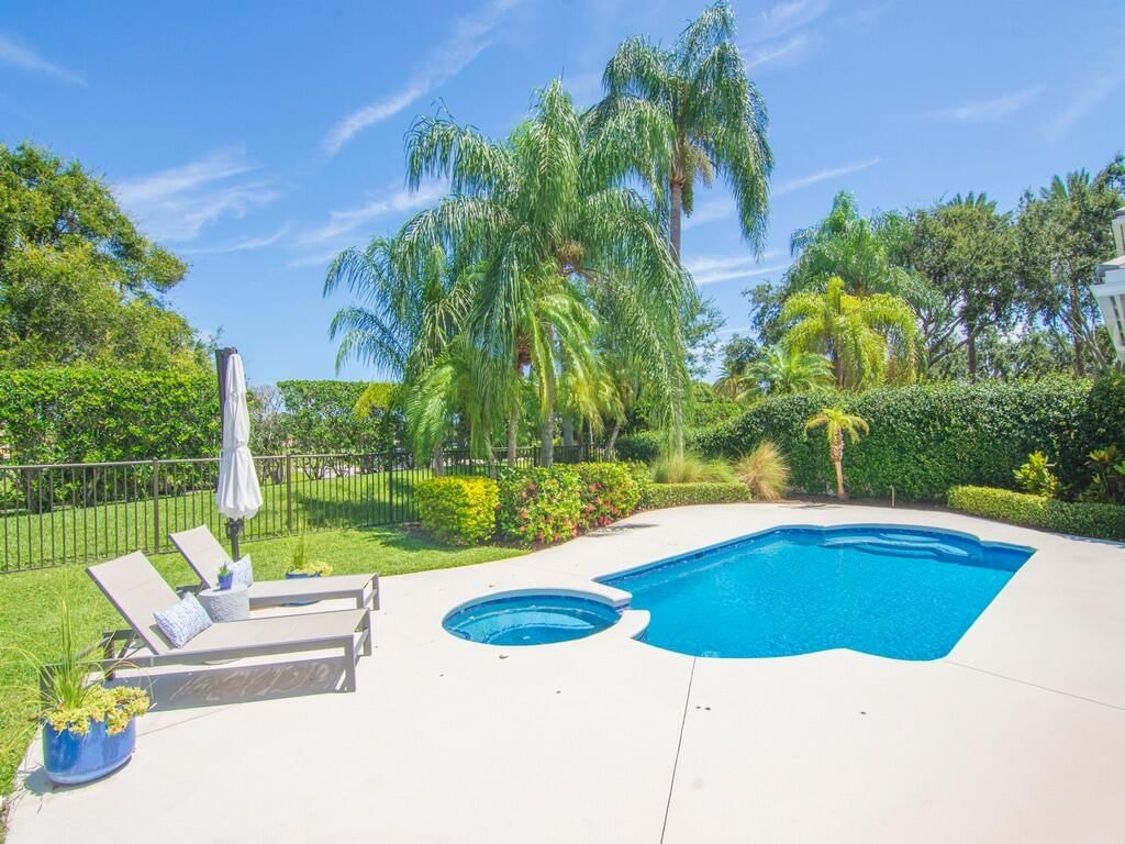 2229 Falls Circle, Vero Beach, FL 32967 photo 2