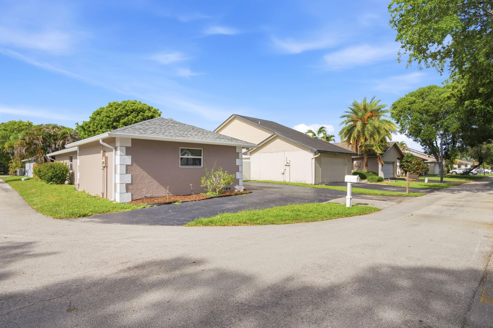 8300 SW 41ST Street, Davie, FL 33328 photo 4
