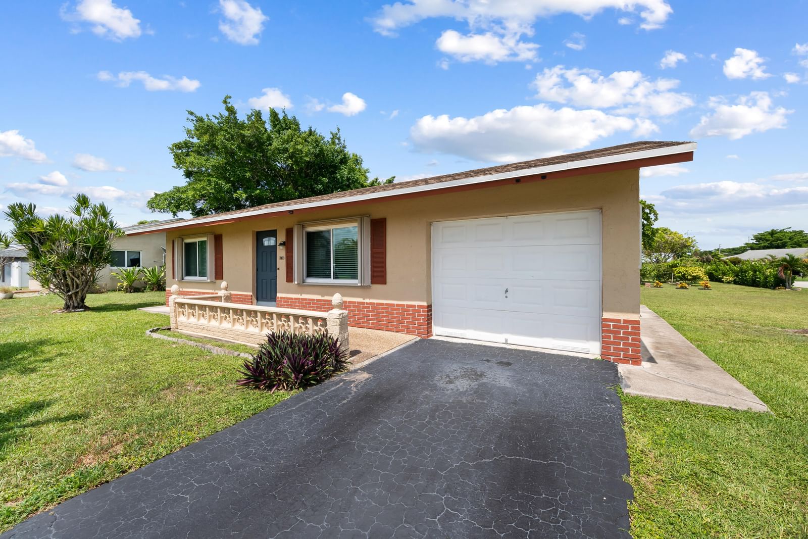 7000 NW 95TH Terrace, Tamarac, FL 33321 photo 2
