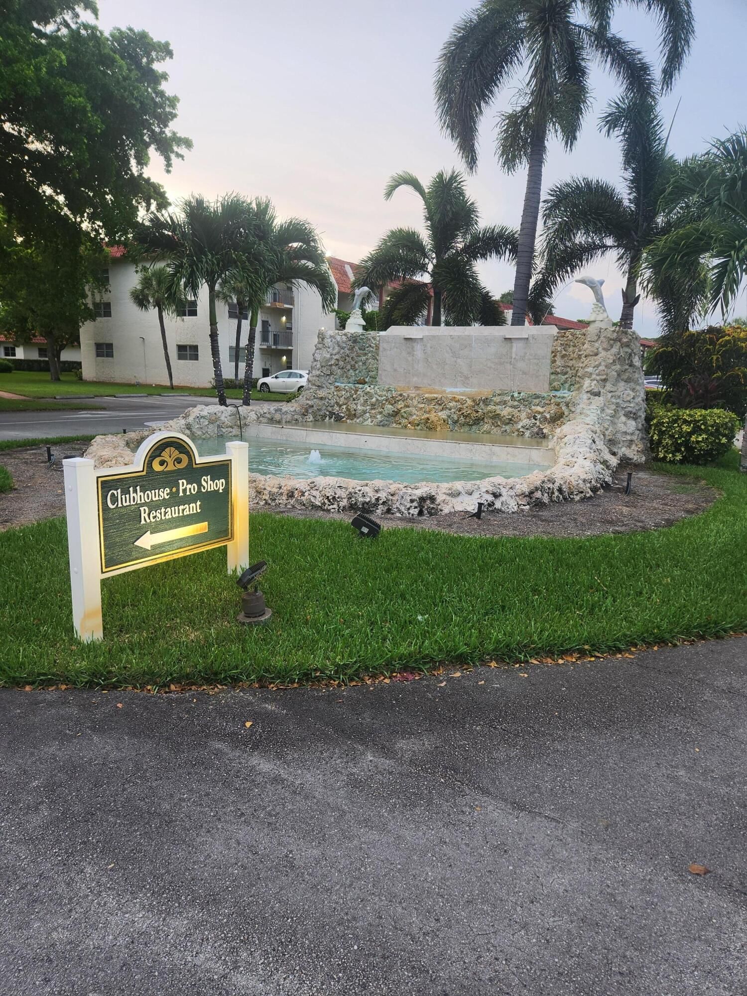 811 S Hollybrook Drive S #206, Pembroke Pines, FL 33025 photo 4