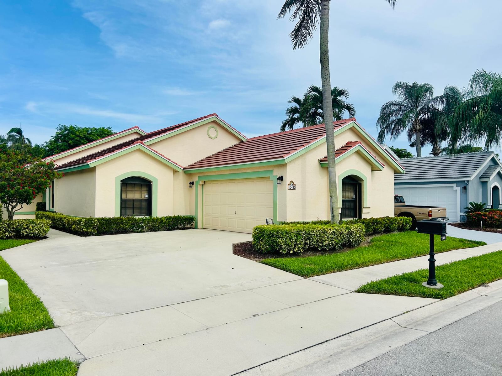 10430 Lexington Circle S, Boynton Beach, FL 33436 photo 2