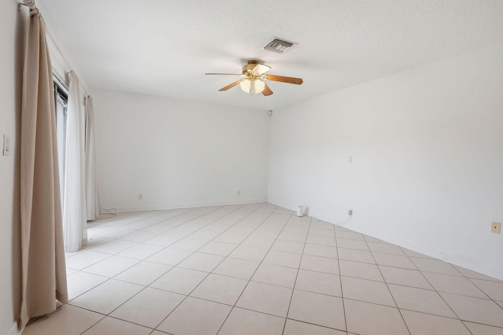2625 SE 5TH Circle, Boynton Beach, FL 33435 photo 5