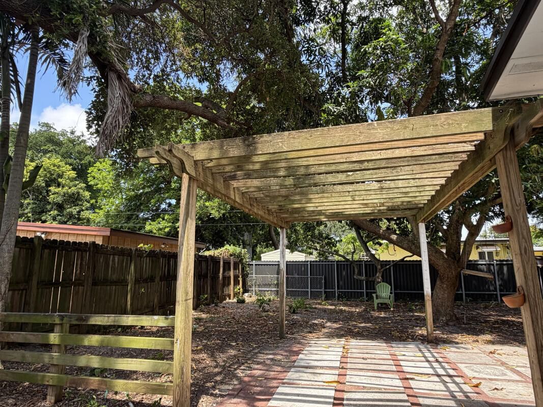 3611 SW 33rd Avenue, West Park, FL 33023 photo 4