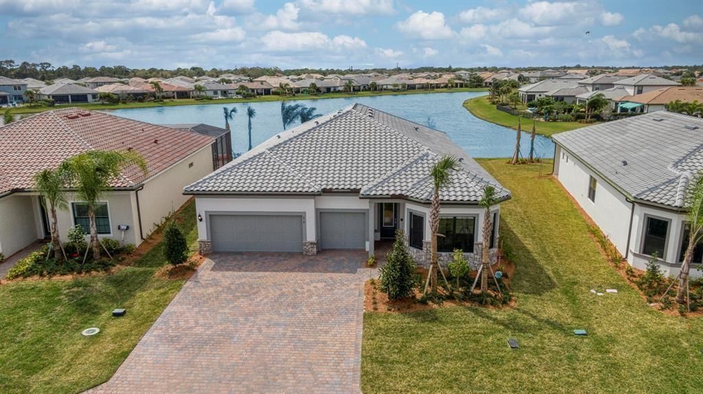 818 SE COURANCES Drive, Port St Lucie, FL 34984 photo 2
