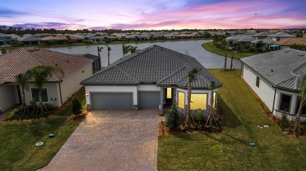 818 SE COURANCES Drive, Port St Lucie, FL 34984 photo 3