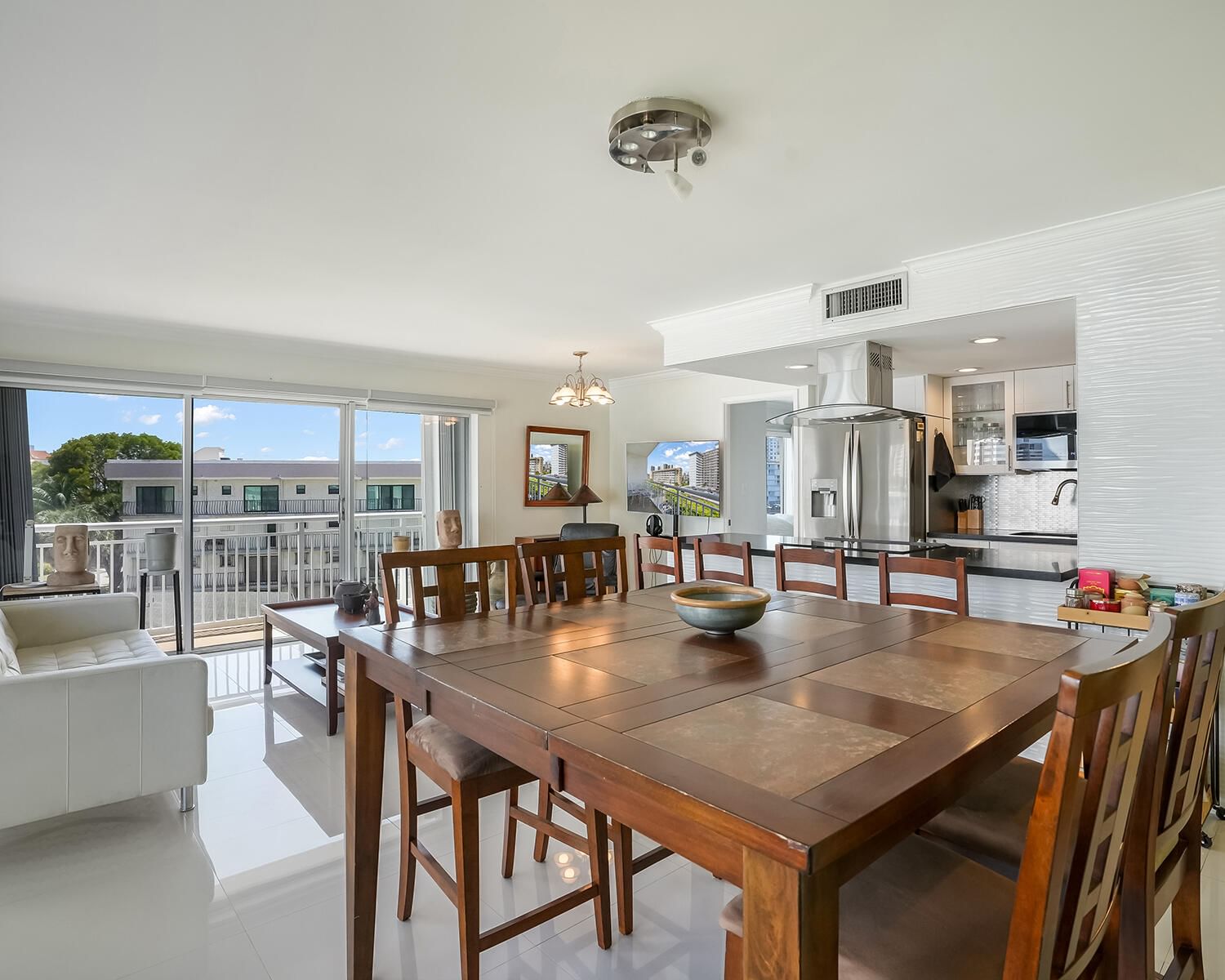 126 Golden Isles Drive #52A, Hallandale Beach, FL 33009 photo 4
