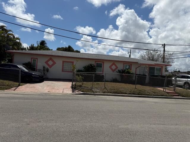 1585 W 36TH Street, West Palm Beach, FL 33404 photo 2