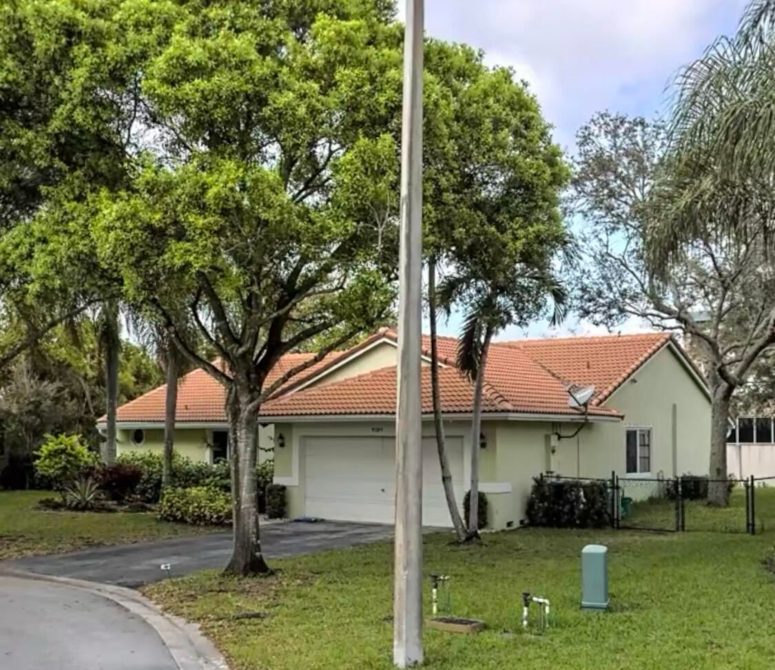 9285 NW 44TH Court, Coral Springs, FL 33065 photo 2