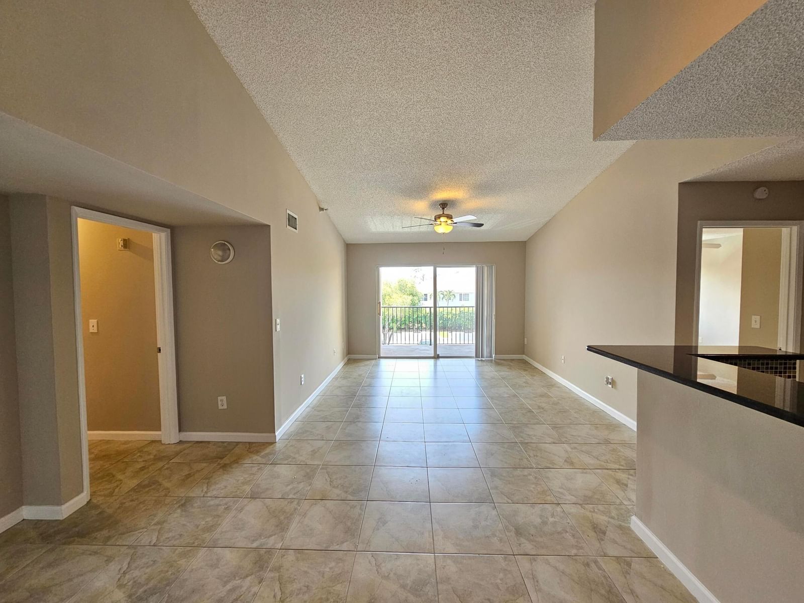 140 Yacht Club Way #305, Hypoluxo, FL 33462 photo 2