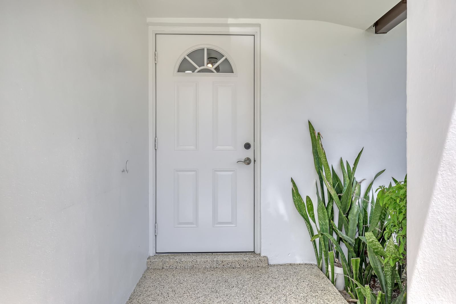 2940 Crosley Drive E, West Palm Beach, FL 33415 photo 3
