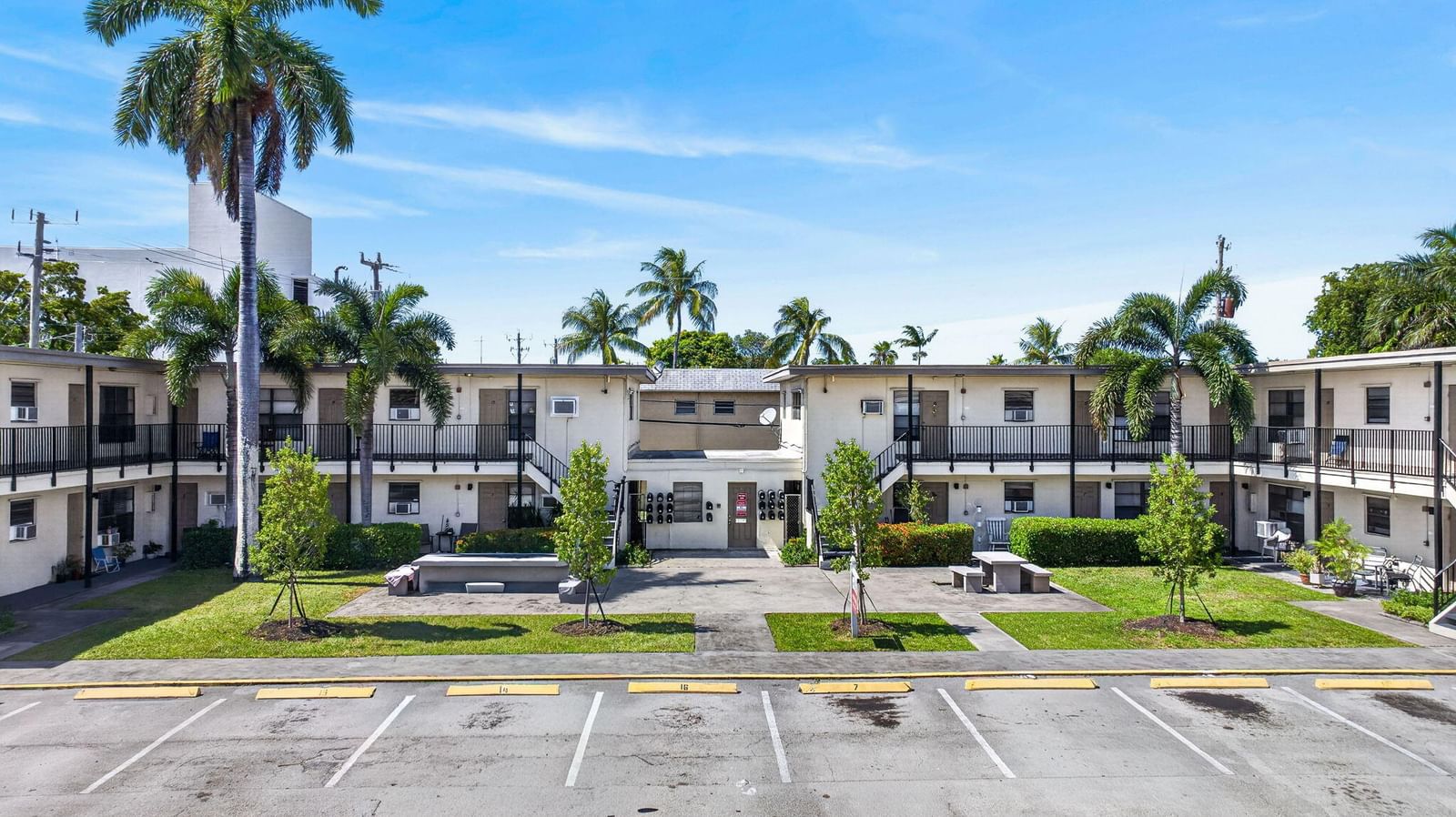 2275 NE 12TH Street, Pompano Beach, FL 33062 photo 2