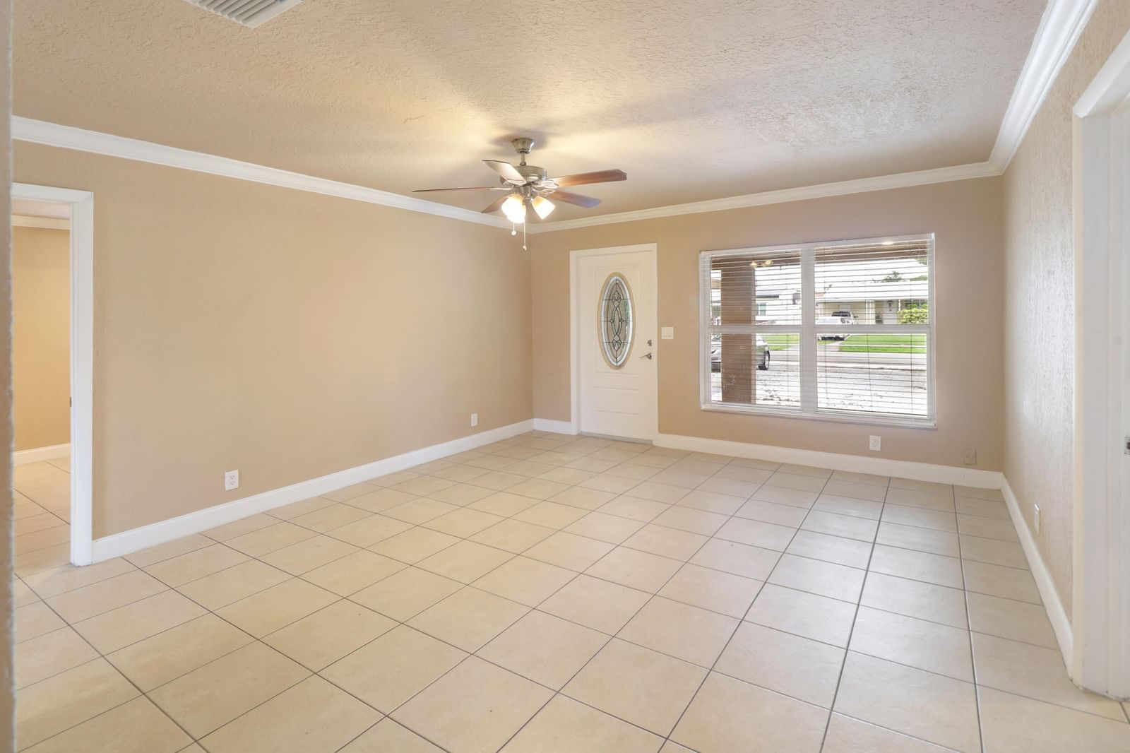 5249 NE 4TH Terrace, Oakland Park, FL 33334 photo 3