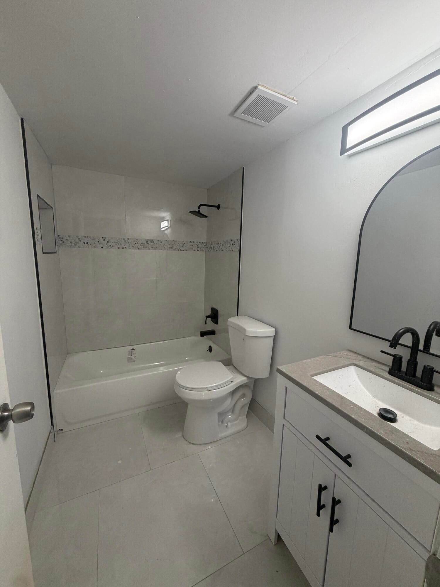 1303 NW 8TH Avenue, Fort Lauderdale, FL 33311 photo 4