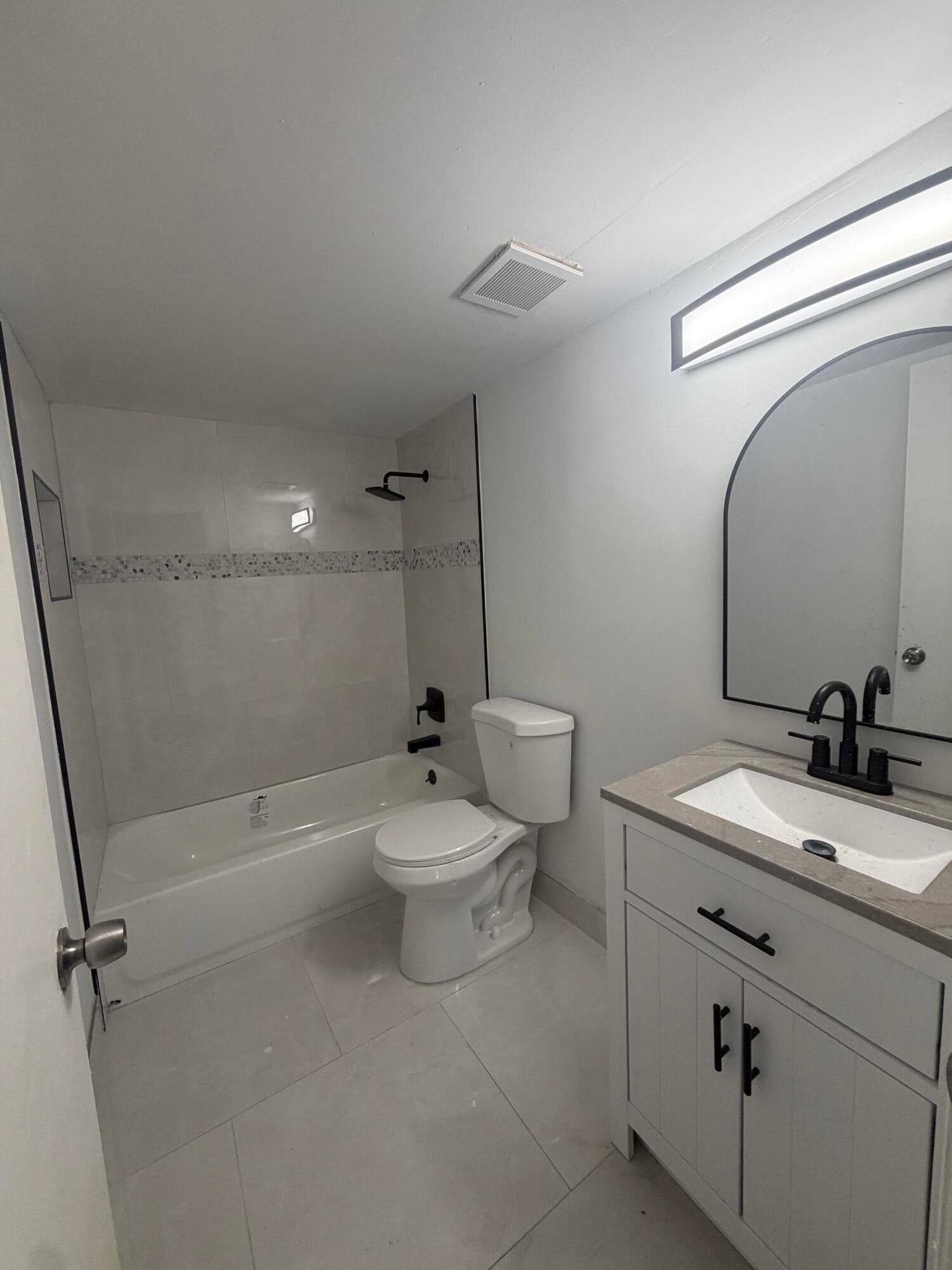1303 NW 8TH Avenue, Fort Lauderdale, FL 33311 photo 2