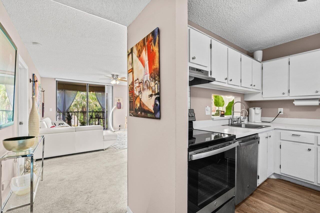 5100 Las Verdes Circle #316, Delray Beach, FL 33484 photo 3