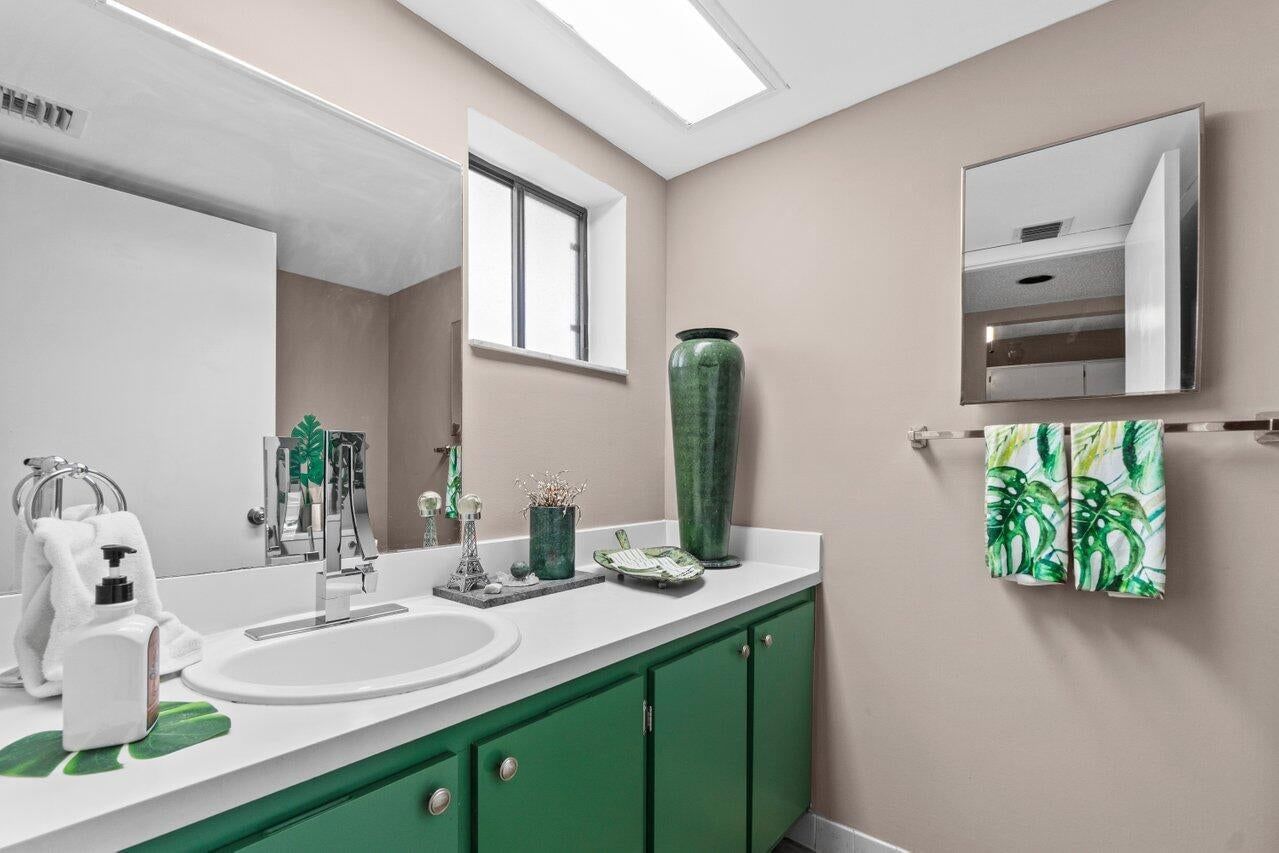 5100 Las Verdes Circle #316, Delray Beach, FL 33484 photo 4