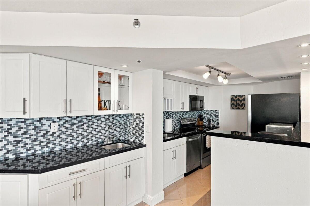 300 THREE ISLANDS Boulevard #312, Hallandale Beach, FL 33009 photo 5