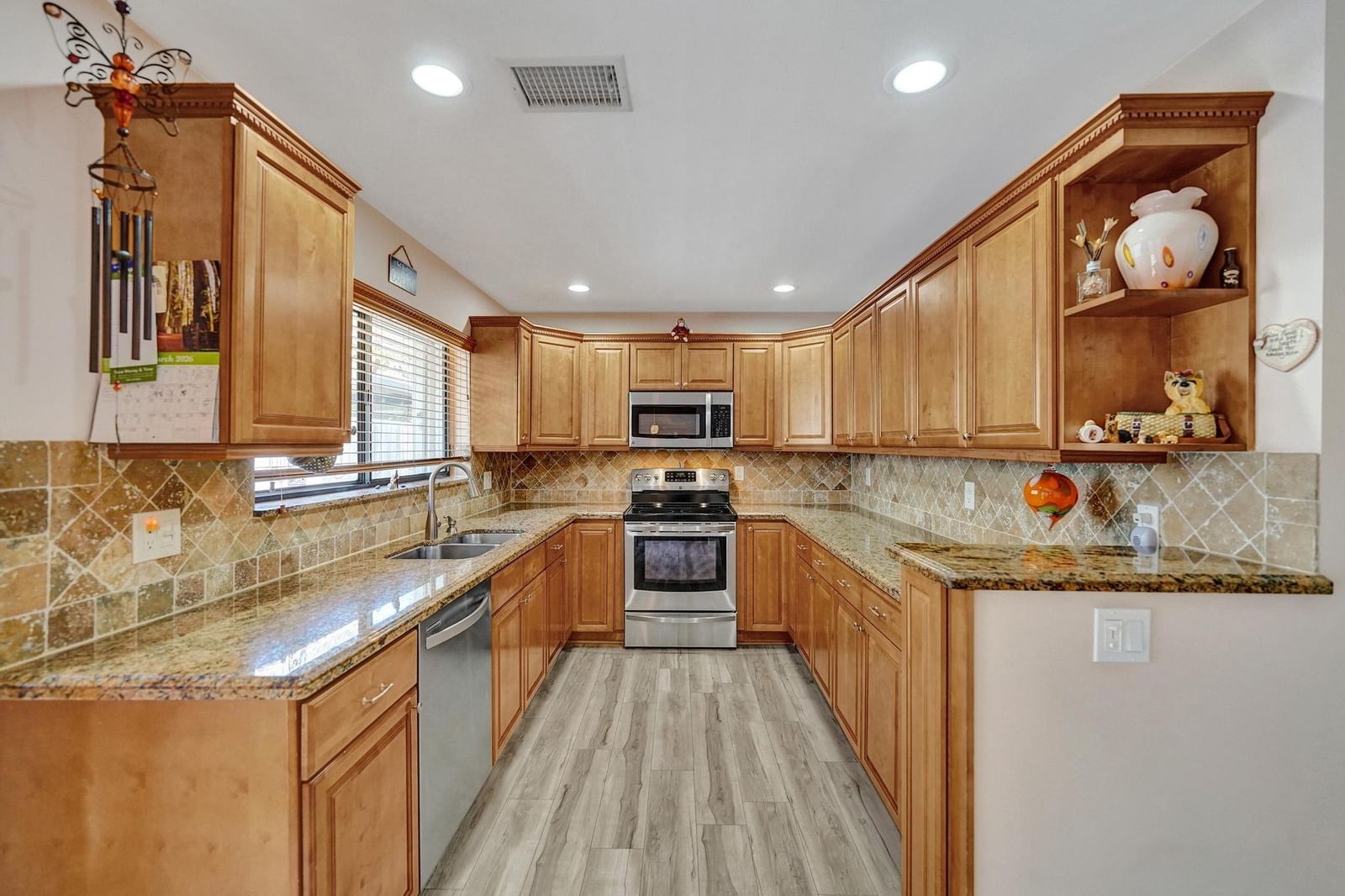 9355 NW 18TH Drive, Plantation, FL 33322 photo 2
