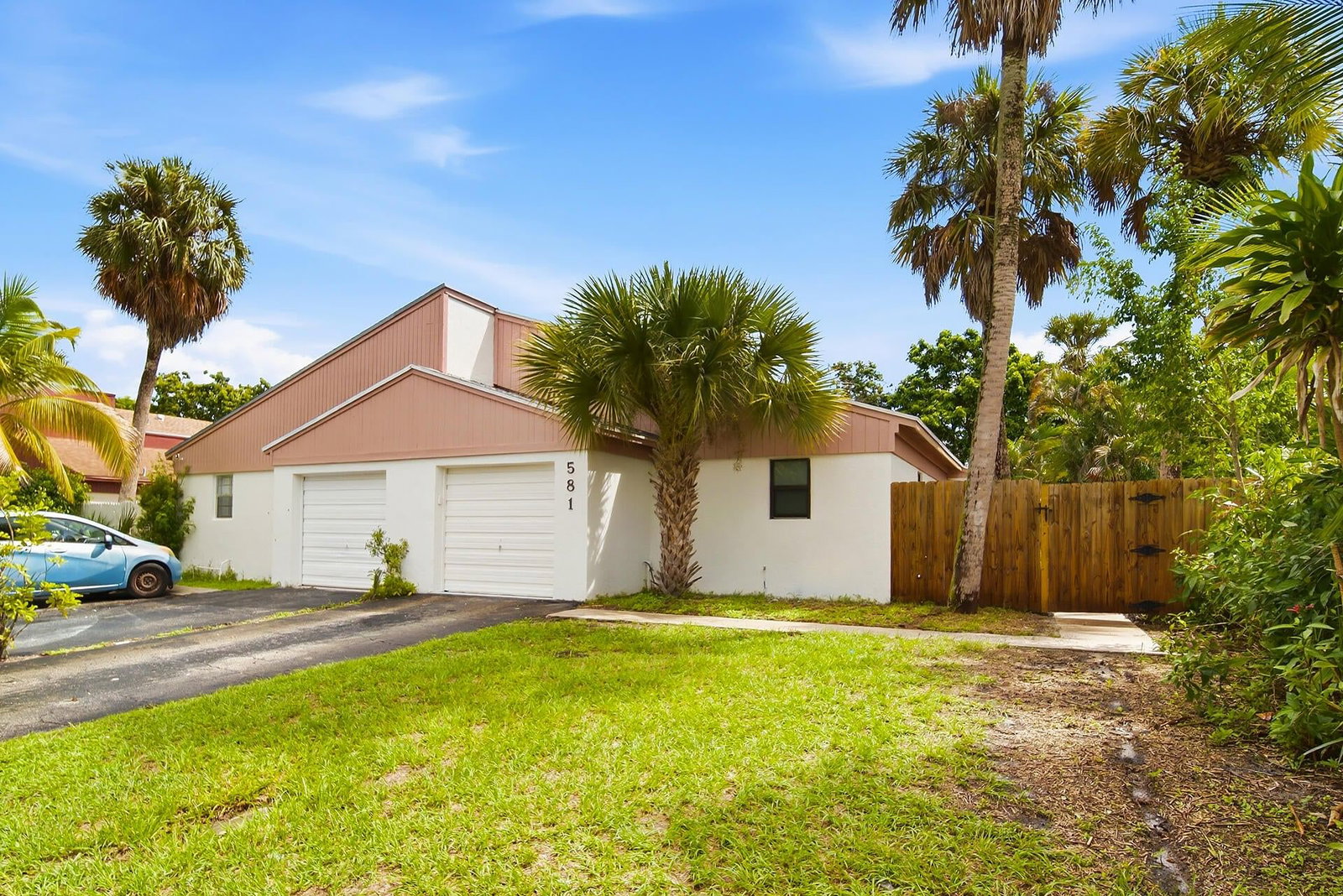 581 NW 47TH Avenue, Delray Beach, FL 33445 photo 2