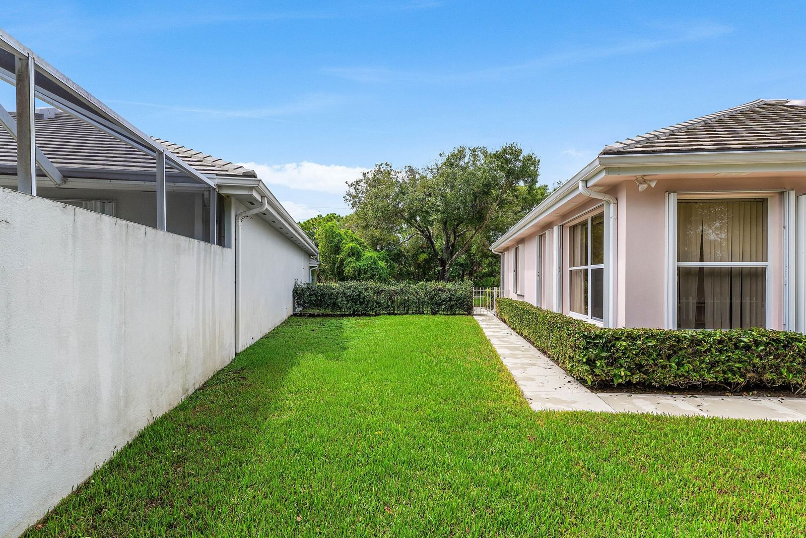 7708 SE BAY CEDAR Circle, Hobe Sound, FL 33455 photo 3