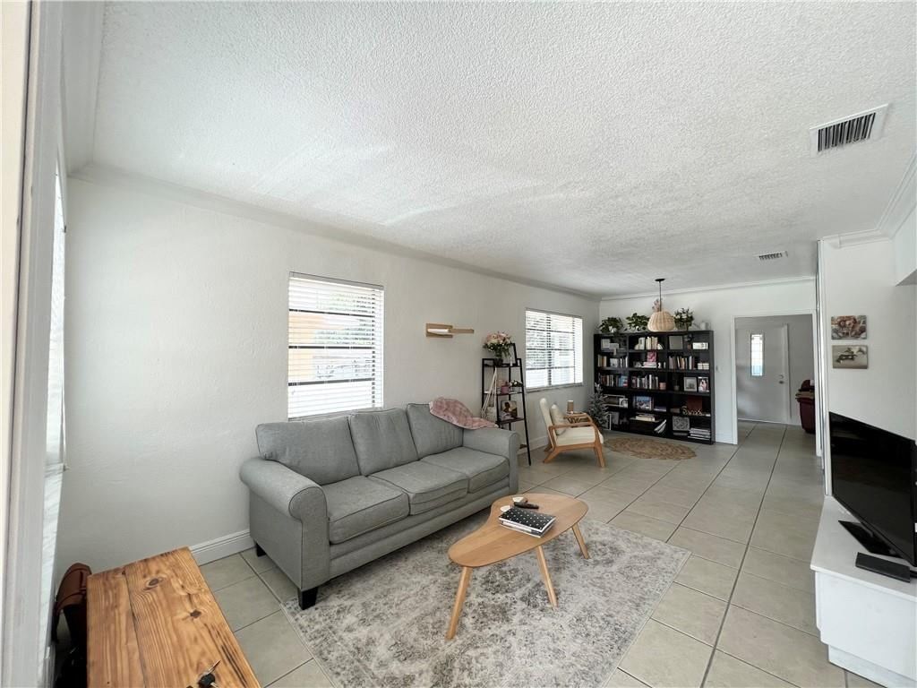 225 E 41st Street, Hialeah, FL 33013 photo 2