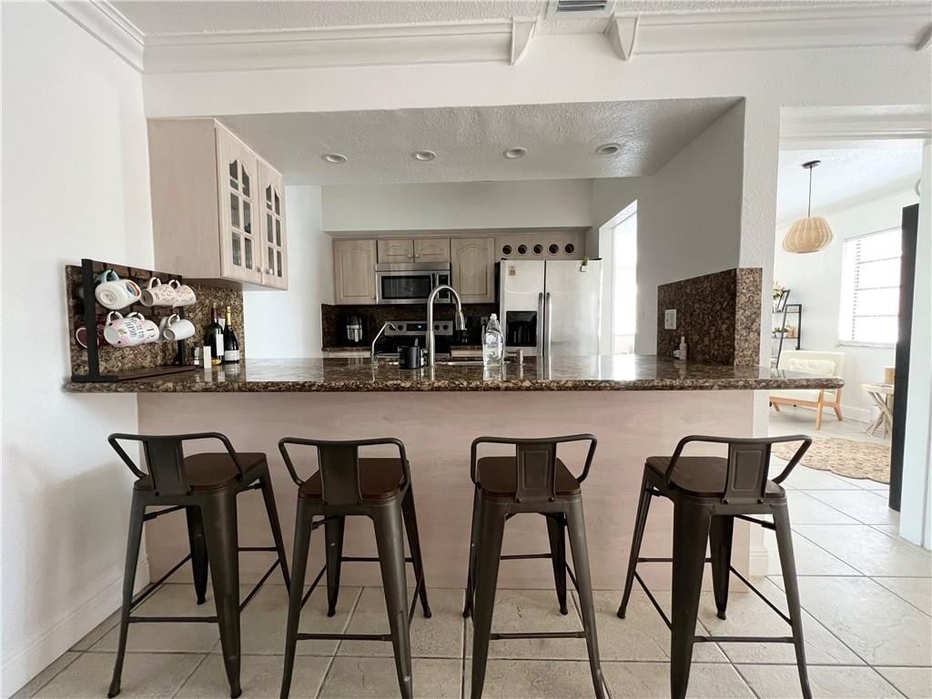 225 E 41st Street, Hialeah, FL 33013 photo 3
