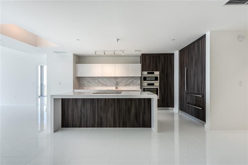 851 NE 1st Avenue #1912, Miami, FL 33132 photo 2