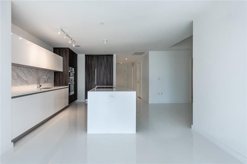 851 NE 1st Avenue #1912, Miami, FL 33132 photo 3