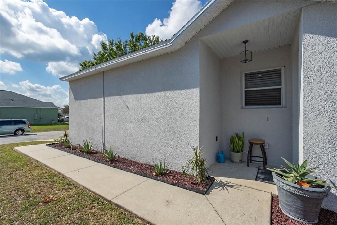 547 Madina Cir, Davenport, FL 33837 photo 4