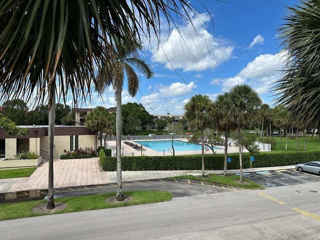 3121 NW 47th Terrace #301, Lauderdale Lakes, FL 33319 photo 2