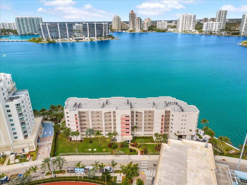 18260 N Bay Road #304, Sunny Isles Beach, FL 33160 photo 2