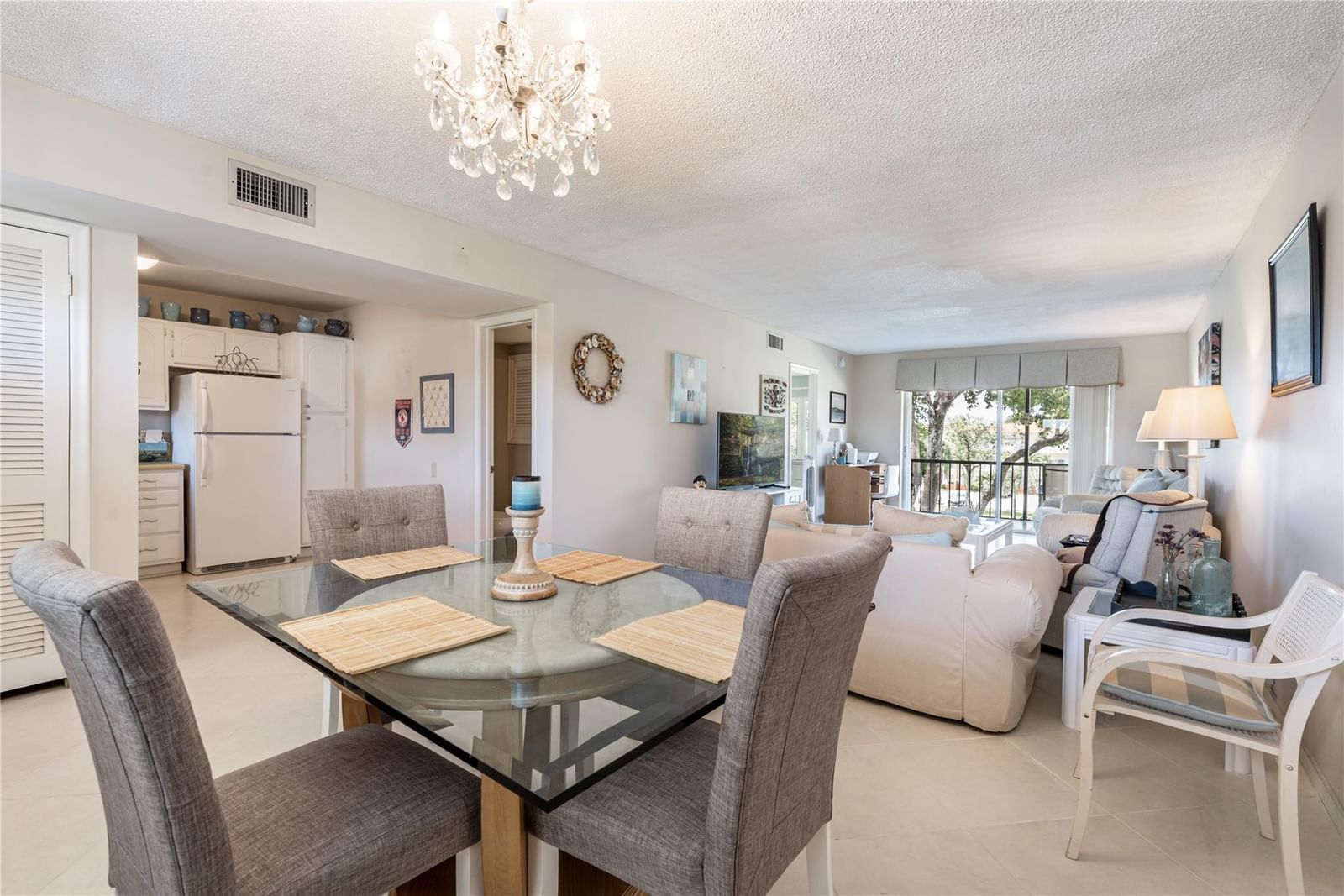 671 S Hollybrook Drive #306, Pembroke Pines, FL 33025 photo 4