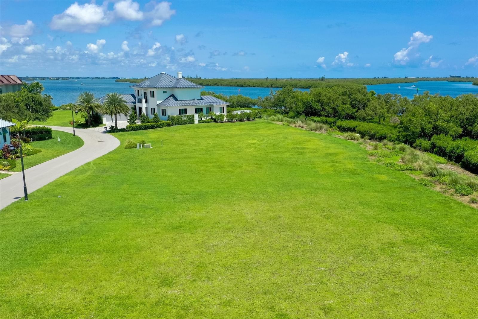 9260 E Marsh Island Drive, Vero Beach, FL 32963 photo 5