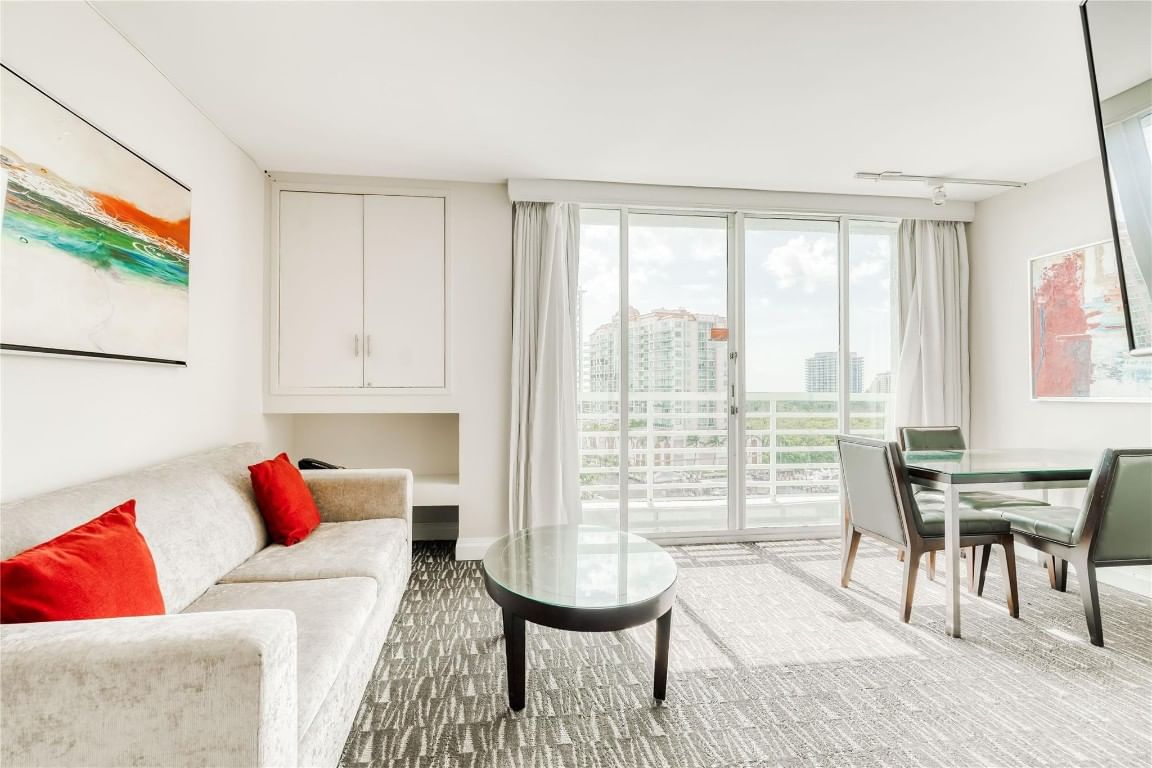 2670 E Sunrise Boulevard #826, Fort Lauderdale, FL 33304 photo 2