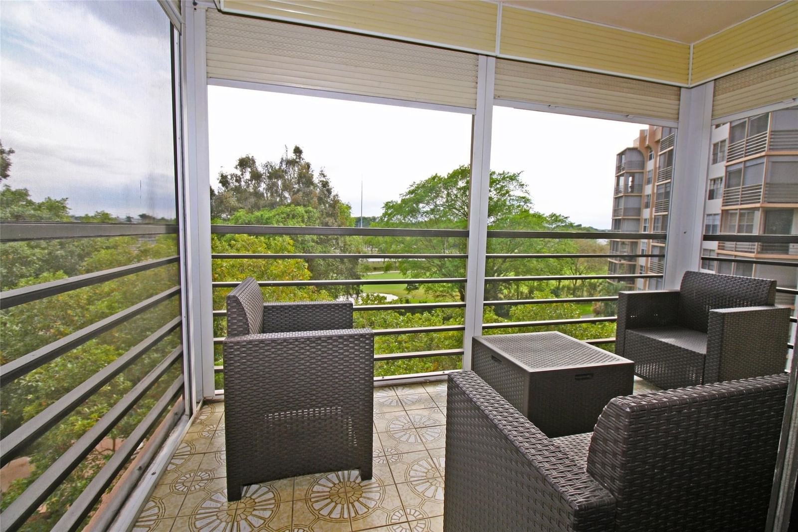 1100 Saint Charles Place #521, Pembroke Pines, FL 33026 photo 2