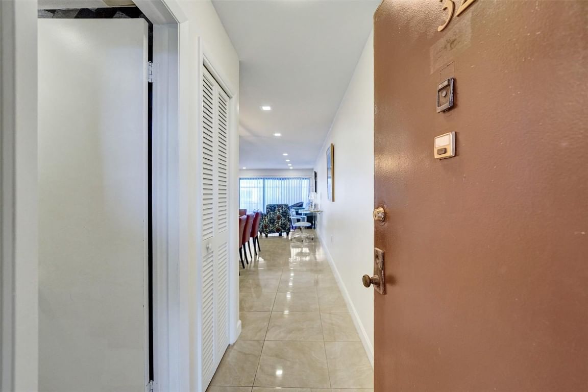 4060 N Hills Drive #32, Hollywood, FL 33021 photo 2