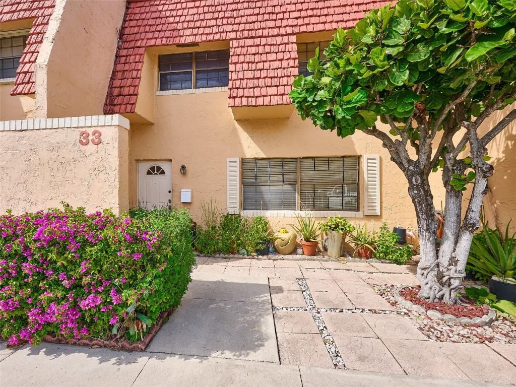 33 Spinning Wheel Lane #33, Tamarac, FL 33319 photo 2