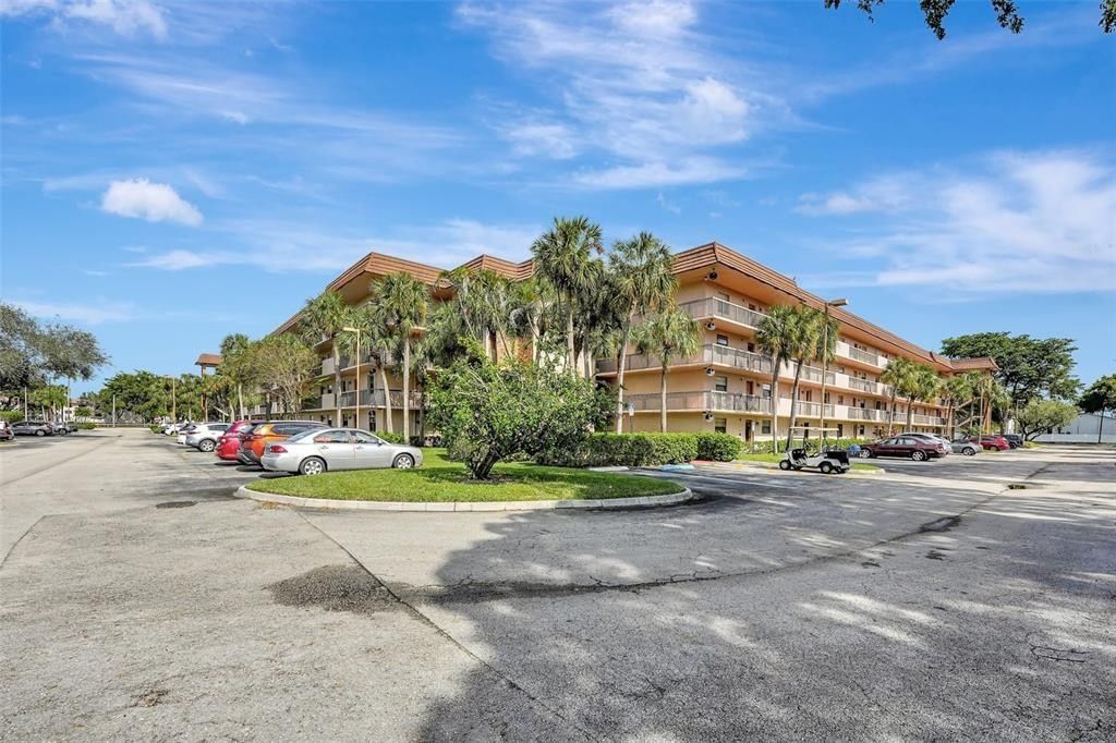 6095 N Sabal Palm Boulevard #212, Tamarac, FL 33319 photo 3