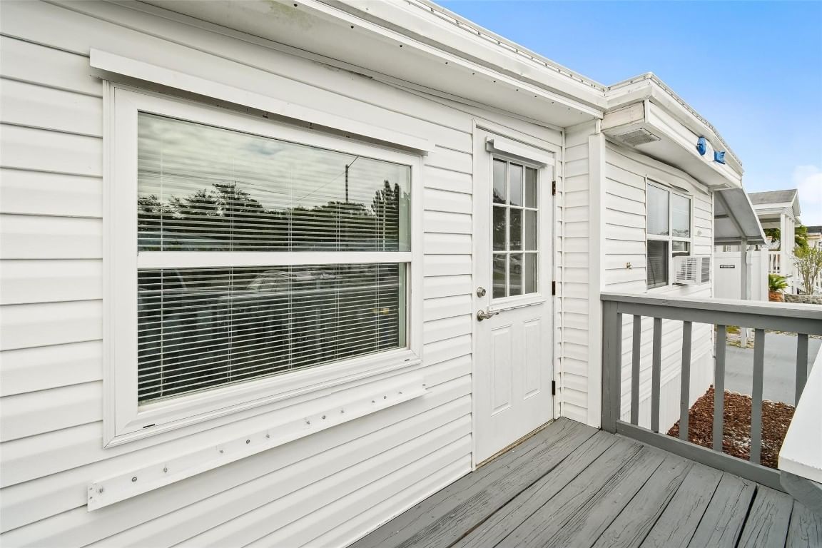 7897 SE Swan Avenue, Hobe Sound, FL 33455 photo 2