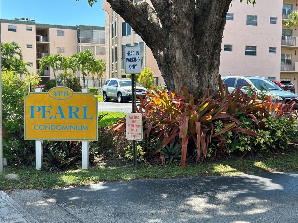 4191 NW 41st Street #312, Lauderdale Lakes, FL 33319 photo 2