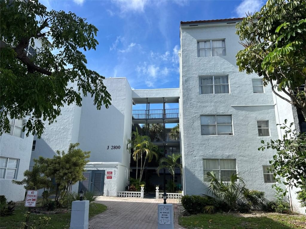 2800 Somerset Drive #109J, Lauderdale Lakes, FL 33311 photo 2